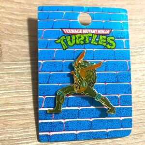 Vintage 1990 TMNT Ninja Turtles Leonardo Pin (Mint in Packaging)